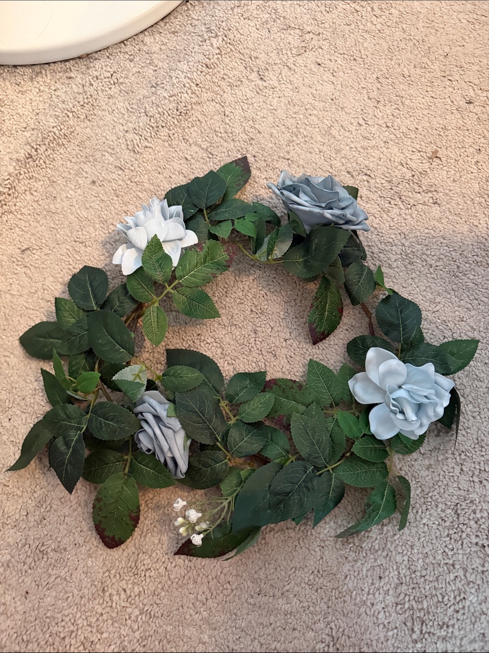9 Centerpiece Greenery Loops with Artificial Dusty Blue/Navy/White Flowers
